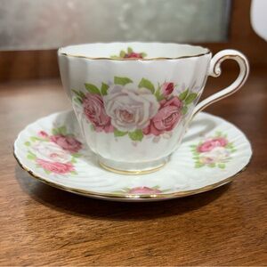 💥 SALE Aynsley Vintage Tea Cup & Saucer Bone China - England